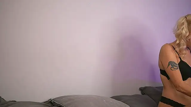 BritneyHudson online show from 10-20-25, 03:41