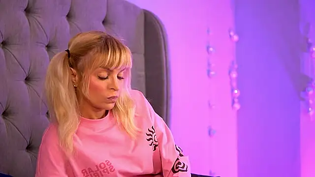 BritneyHudson online show from 03-11-26, 04:39