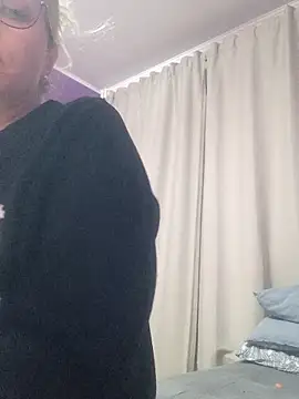 BritneyHudson online show from 09-26-25, 01:56