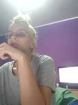 BritneyHudson online show from 09-18-25, 03:48