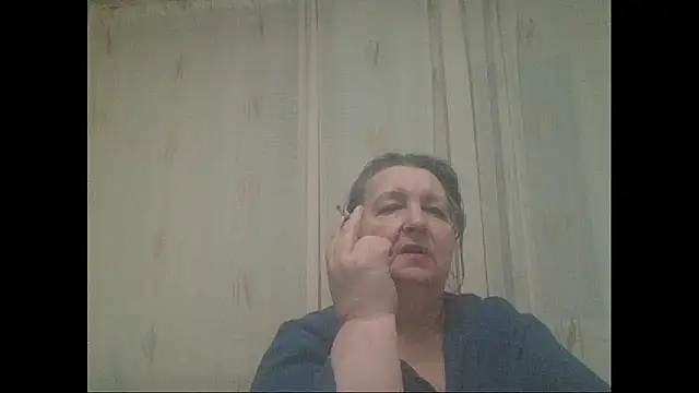 Snapshot of maturekorine chatting on 12-24-24, 10:49 maturekorine online show from 12-24-24, 10:49