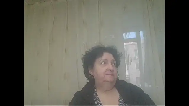 Snapshot of maturekorine chatting on 10-22-25, 03:11 maturekorine online show from 10-22-25, 03:11
