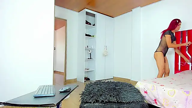 sexynicolqueen online show from 01-11-26, 09:00