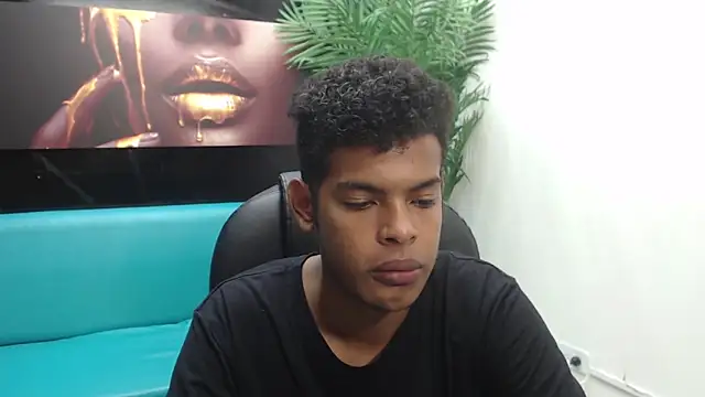 boylittle19cm online show from 03-08-25, 12:41