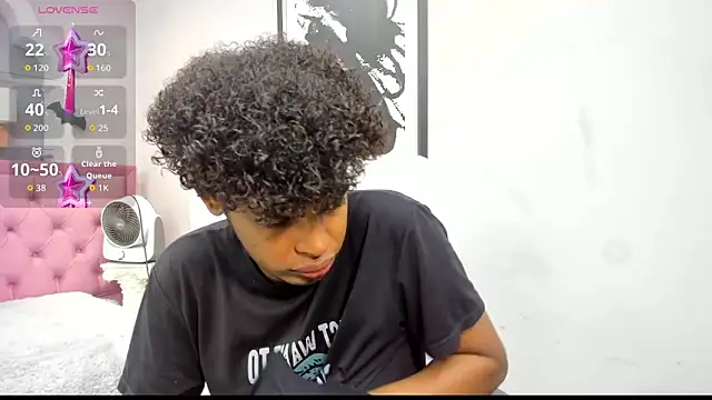 boylittle19cm online show from 10-22-25, 12:48