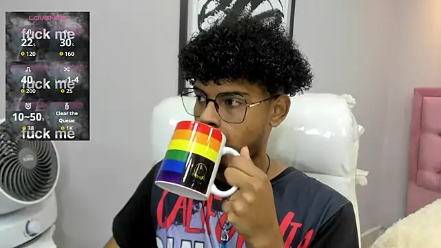 boylittle19cm online show from 11-15-25, 12:31