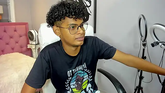 boylittle19cm online show from 09-26-25, 12:12