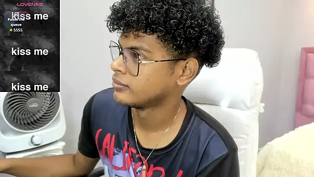 boylittle19cm online show from 11-29-25, 12:49