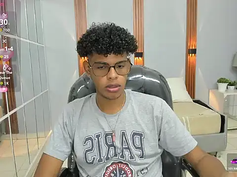 boylittle19cm online show from 09-09-25, 12:36