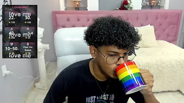 boylittle19cm online show from 11-12-25, 12:31