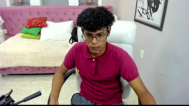 boylittle19cm online show from 10-08-25, 11:56