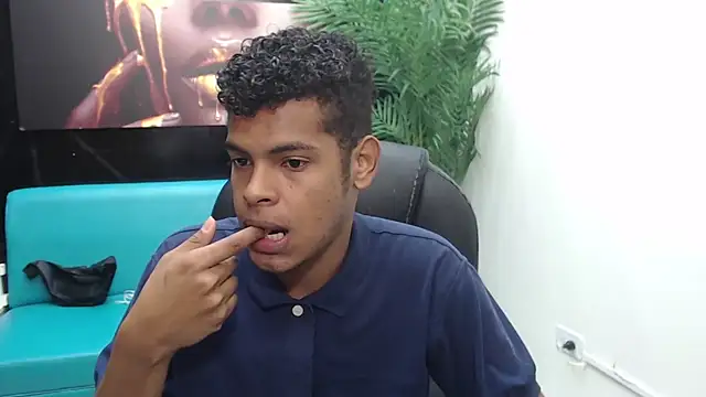 boylittle19cm online show from 03-09-25, 12:31