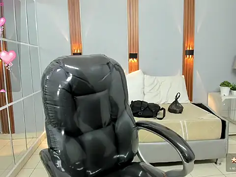 boylittle19cm online show from 09-12-25, 12:05