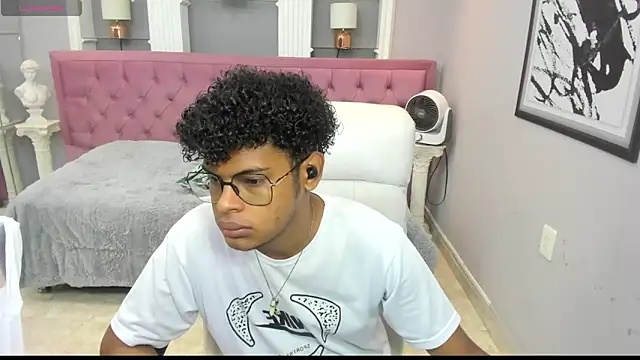 boylittle19cm online show from 10-09-25, 11:55