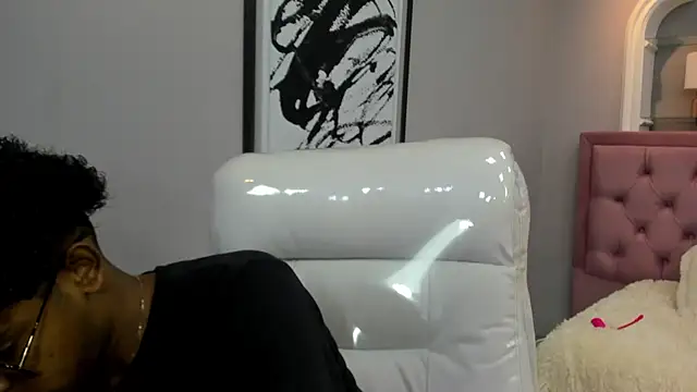 boylittle19cm online show from 11-19-25, 12:27