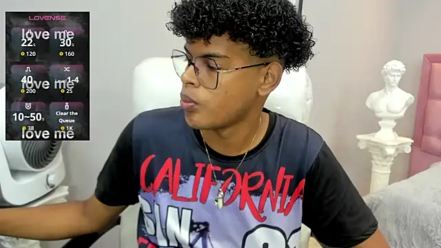 boylittle19cm online show from 11-08-25, 12:42