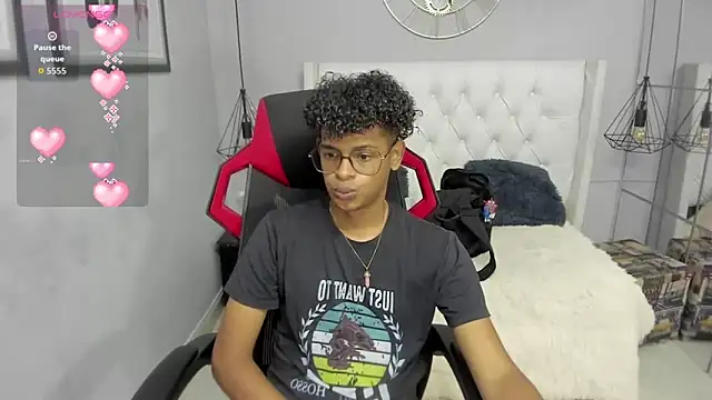 boylittle19cm online show from 09-17-25, 12:29