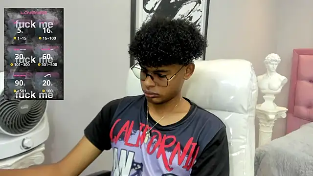 boylittle19cm online show from 11-09-25, 12:42