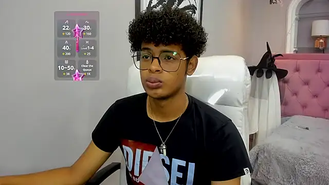 boylittle19cm online show from 10-30-25, 12:25