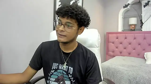 boylittle19cm online show from 10-26-25, 12:27