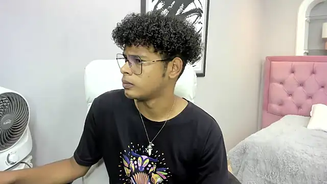 boylittle19cm online show from 10-28-25, 12:15