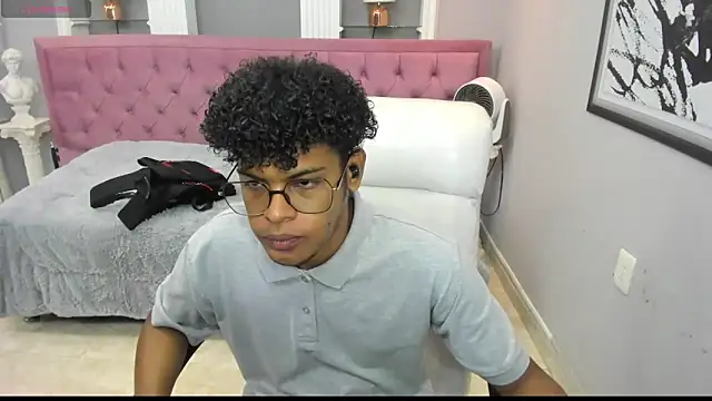 boylittle19cm online show from 10-10-25, 12:50