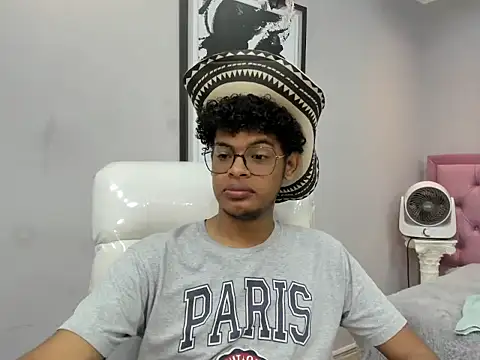 boylittle19cm online show from 10-23-25, 12:37