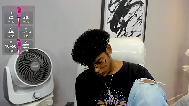 boylittle19cm online show from 11-06-25, 12:42