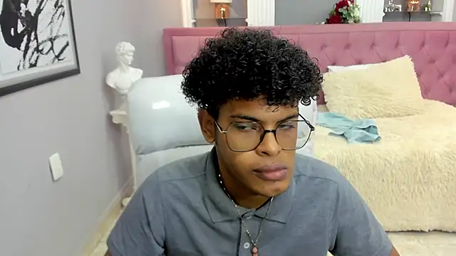 boylittle19cm online show from 11-25-25, 12:27