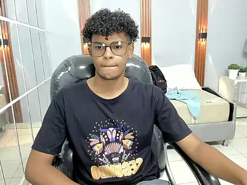 boylittle19cm online show from 09-10-25, 12:04