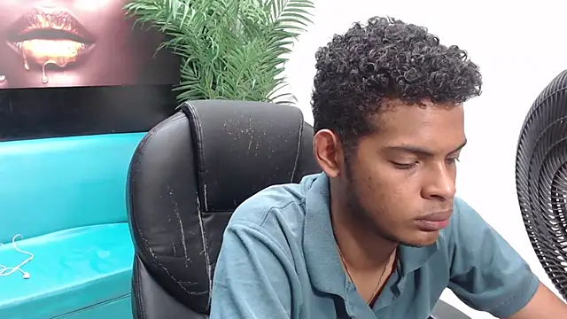 boylittle19cm online show from 03-15-25, 03:27