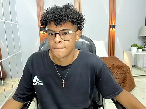 boylittle19cm online show from 09-14-25, 12:05