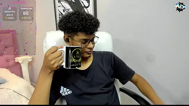 boylittle19cm online show from 10-04-25, 12:28