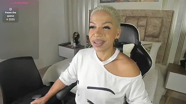 Snapshot of summer_night_ chatting on 02-11-26, 11:54 summer night online show from 02-11-26, 11:54