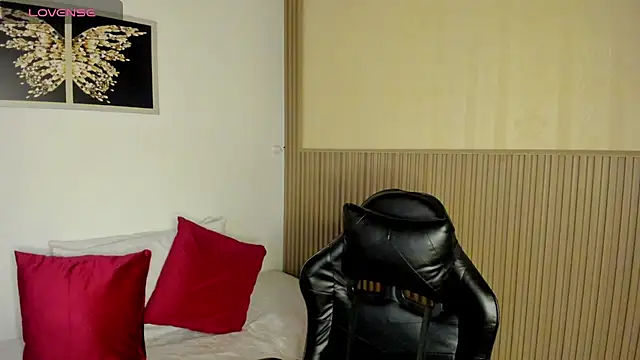 summer night  online show from 04-12-26, 12:41