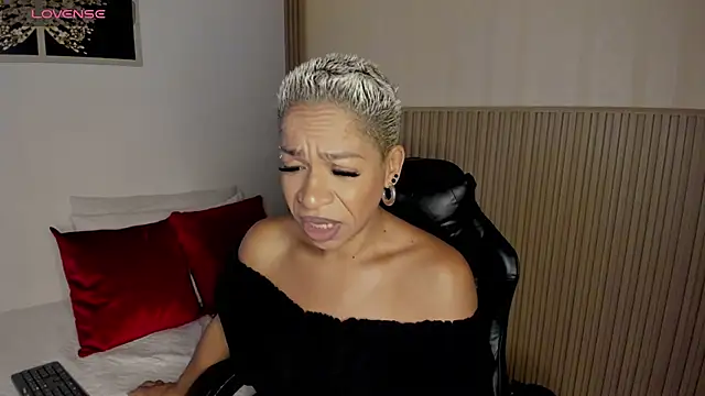 summer night  online show from 04-18-26, 11:56