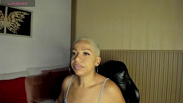 Snapshot of summer_night_ chatting on 01-18-26, 01:58 summer night online show from 01-18-26, 01:58