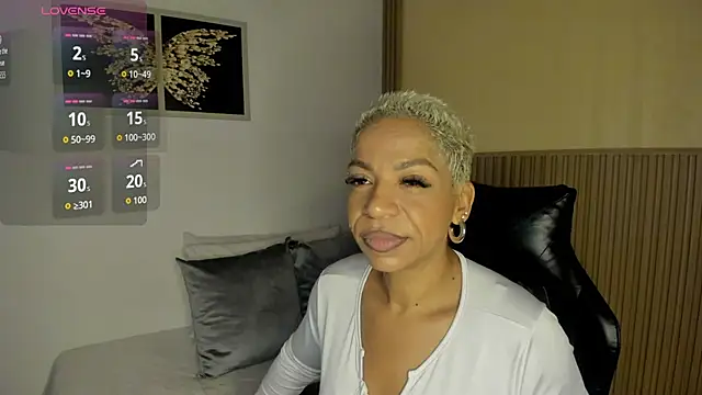 Snapshot of summer_night_ chatting on 02-17-26, 11:29 summer night online show from 02-17-26, 11:29