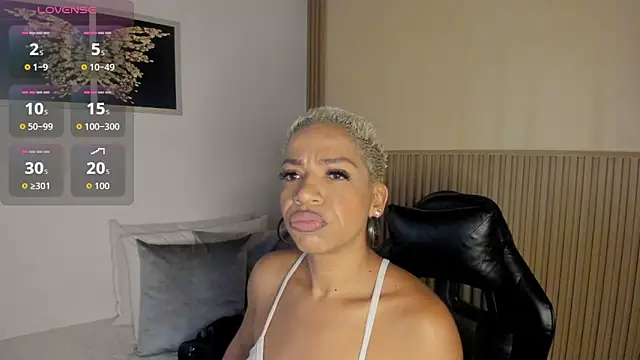 Snapshot of summer_night_ chatting on 02-18-26, 11:17 summer night online show from 02-18-26, 11:17