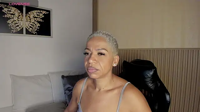 Snapshot of summer_night_ chatting on 02-08-26, 01:09 summer night online show from 02-08-26, 01:09