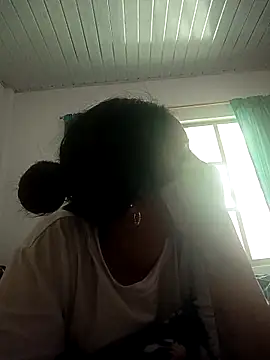 Snapshot of Susan-Rumie chatting on 12-17-25, 05:51 Susan-Rumie online show from 12-17-25, 05:51