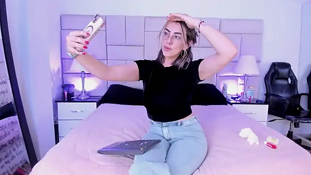 IsisLoveyes  online show from 02-10-26, 09:58