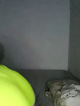 KarameloVzla online show from 11-18-25, 01:43