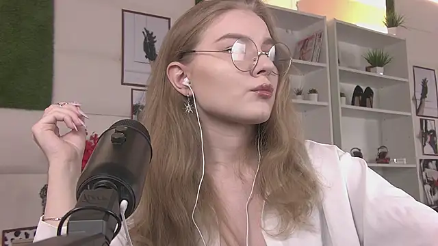 ValerieViolette online show from 02-21-25, 07:12