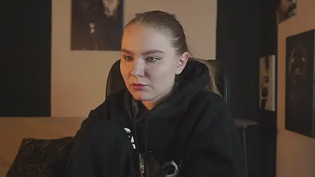 ValerieViolette online show from 12-15-24, 08:25