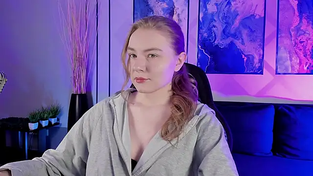 ValerieViolette online show from 12-04-24, 01:08