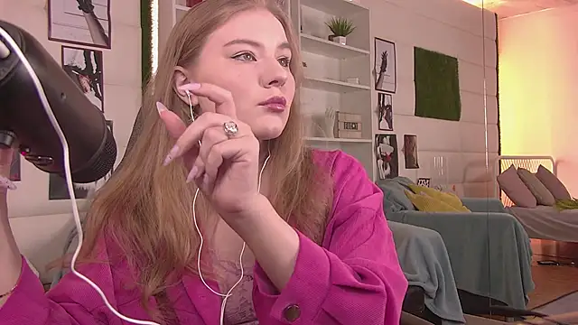 ValerieViolette online show from 02-20-25, 06:50