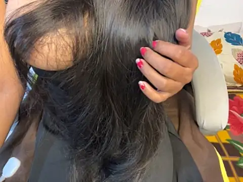 Snapshot of roshni-5 chatting on 11-27-25, 05:57 roshni-5 online show from 11-27-25, 05:57