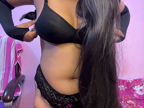 Snapshot of roshni-5 chatting on 02-08-25, 10:19 roshni-5 online show from 02-08-25, 10:19