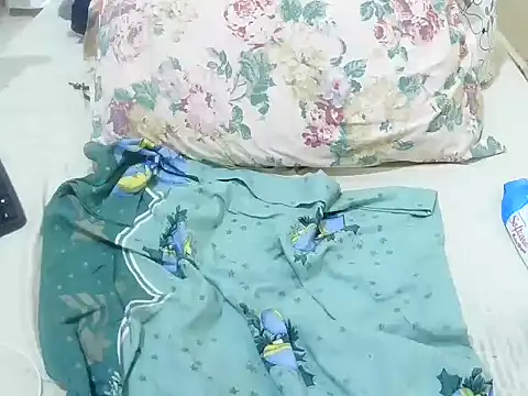 just lela online show from 10-25-25, 03:17